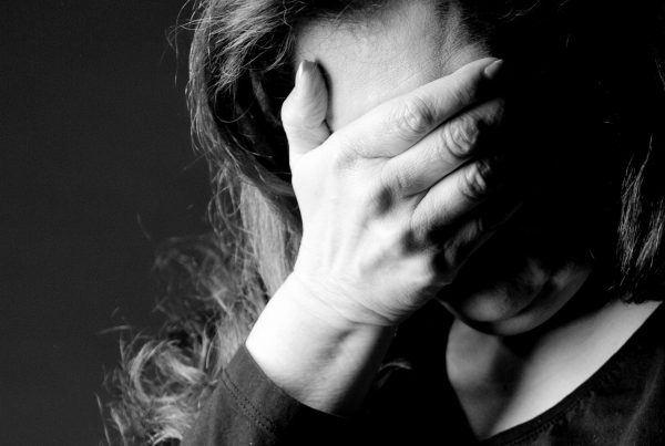 Sabine Lahme ist Inhaberin der Lebens-Linie. Düsseldorfs erste Adresse für Paar- und Eheberatung, Mediation sowie Beziehungs-Coaching – Katastrophe