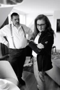 überlegenheit oder doch eher hilflosigkeit. sprachlosigkeit in der Beziehung zeigt sich mit unterschiedlichen Gesichtern.