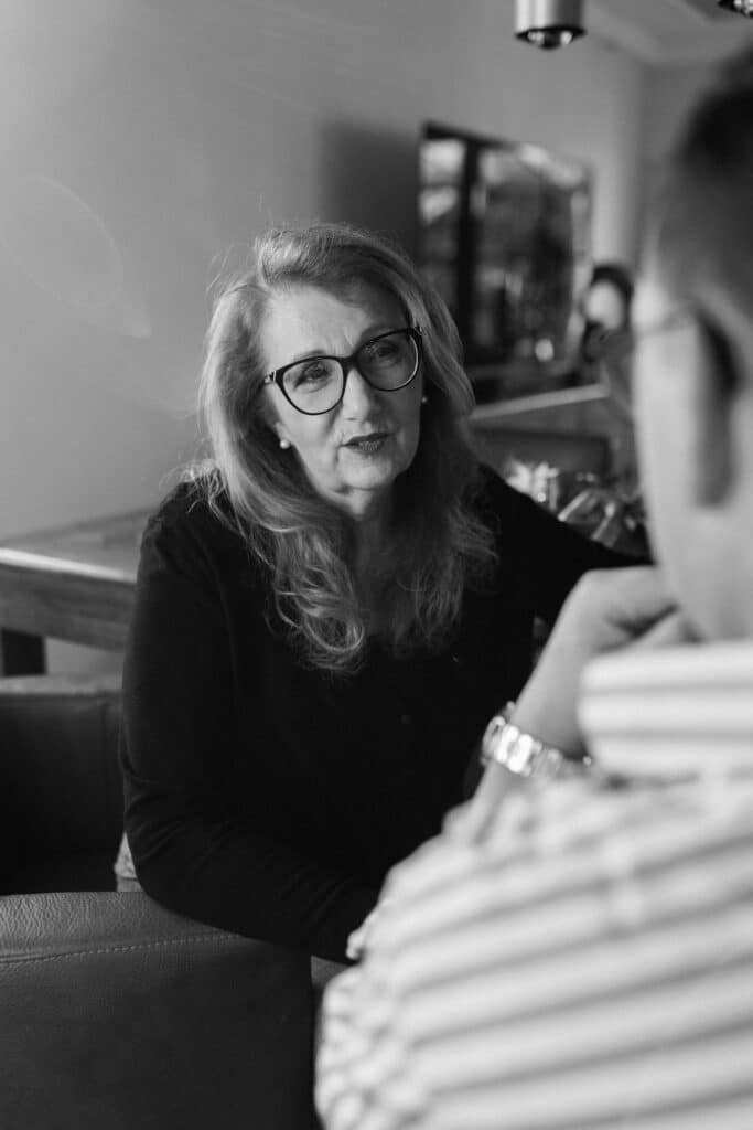 machen wir so weiter? eine Frage die bedeutungsvollen Tiefgang hat. Sabine Lahme - Lebens-Linie Düsseldorf spricht Klartext.
