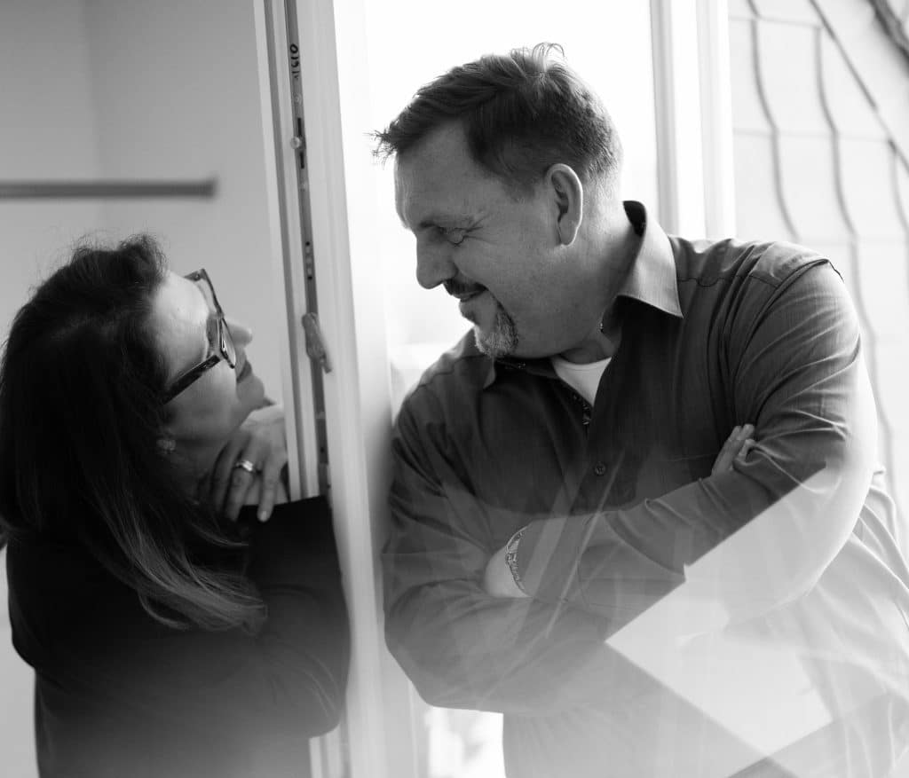 emotionale Affäre. Das Paar ist wieder im Gespräch. Durch professionelle Gespräche mit Sabine Lahme haben die zwei wieder einen Weg gefuunden.